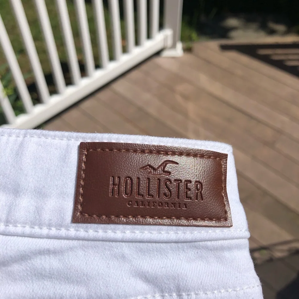 Hollister Classic Stretch High-Rise Super Skinny white jeans - Picture 8 of 10